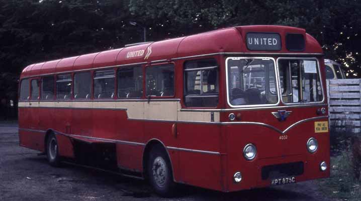 United AEC Reliance Plaxton 4002